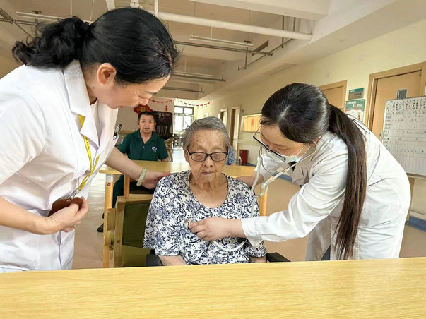 徐州彭城养护院 | 健康巡诊——让养老更有“医”靠